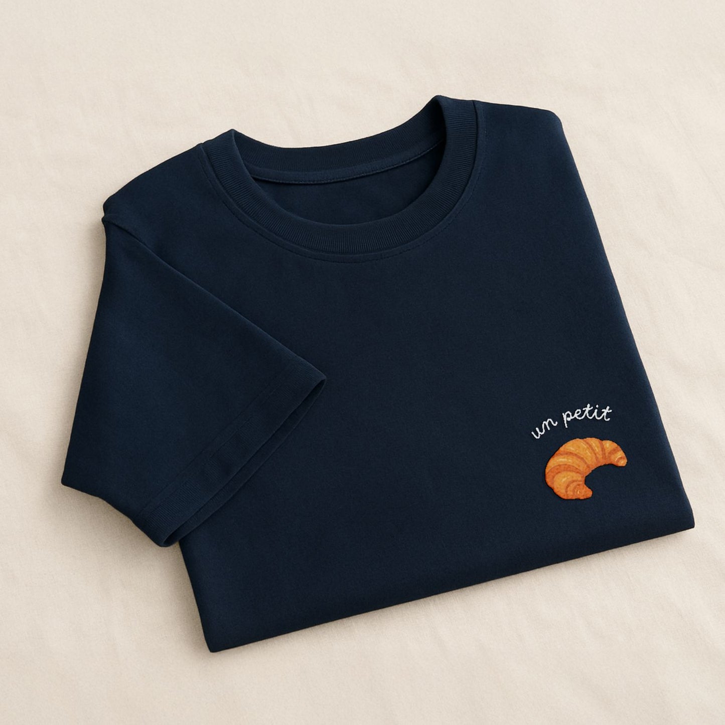 Un petit croissant - T-Shirt Brodé